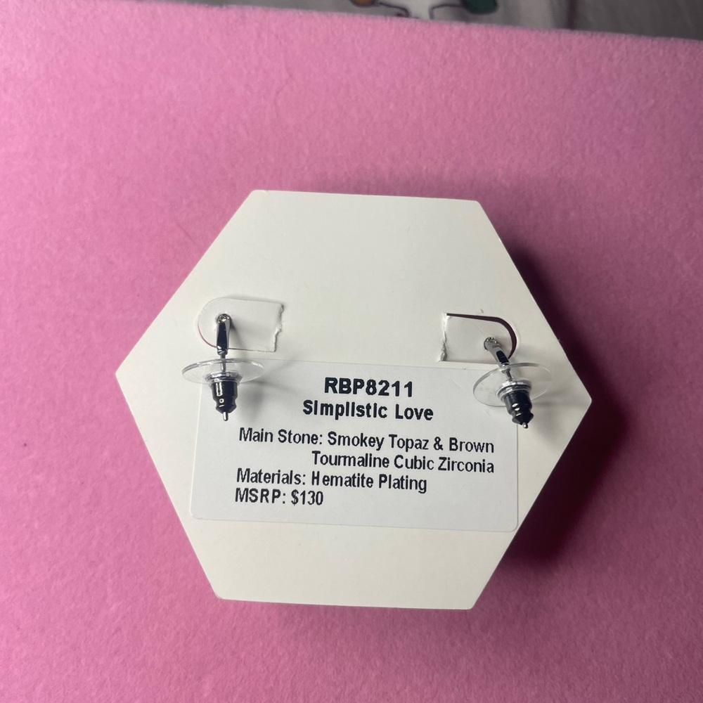 Earring bundle - Picture 8 of 16